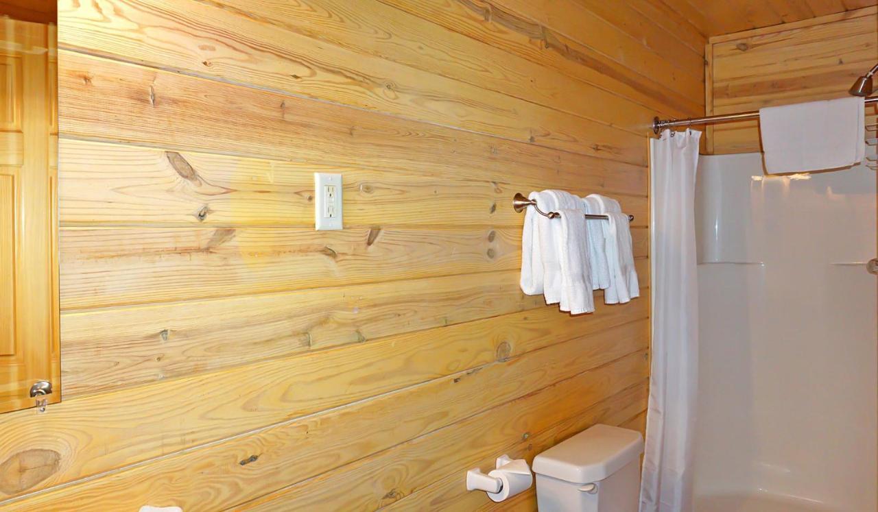 Wimberley Log Cabins Resort And Suites- Unit 8 Εξωτερικό φωτογραφία